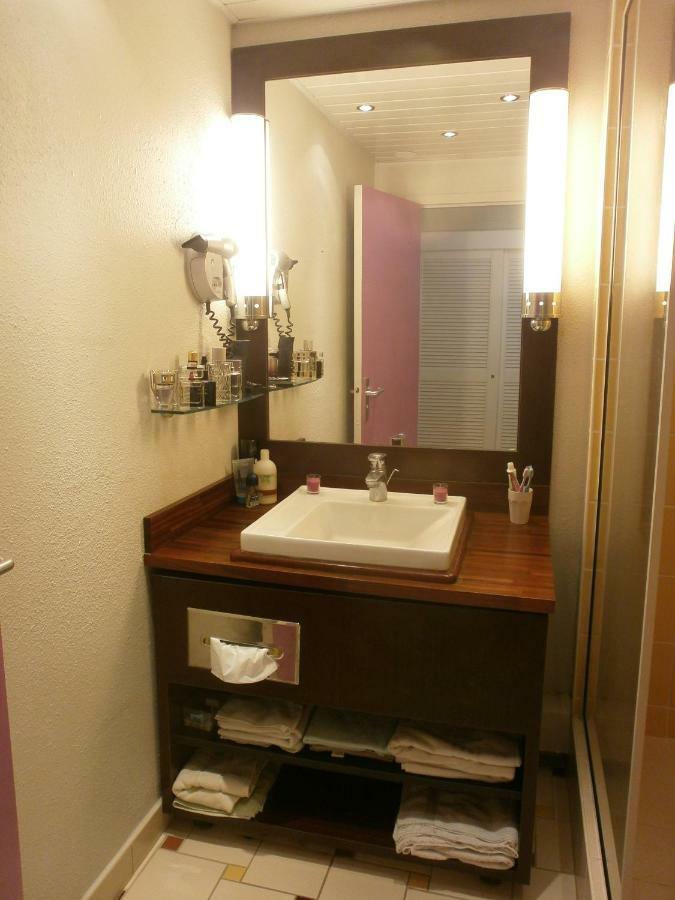 En Bord De - La Vieille Tour Apartment